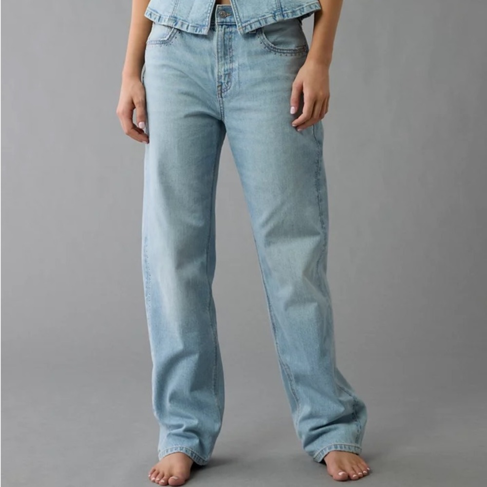 American Eagle Studded Low Rise Baggy Jeans Women’s Size 8 Long Light Wash